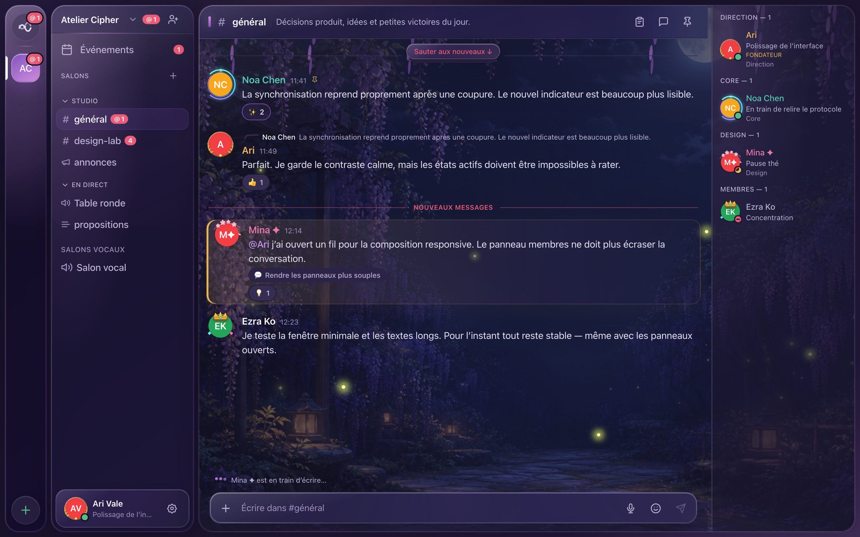 Un serveur Accord avec des salons textuels, des messages et une liste de membres par rôle